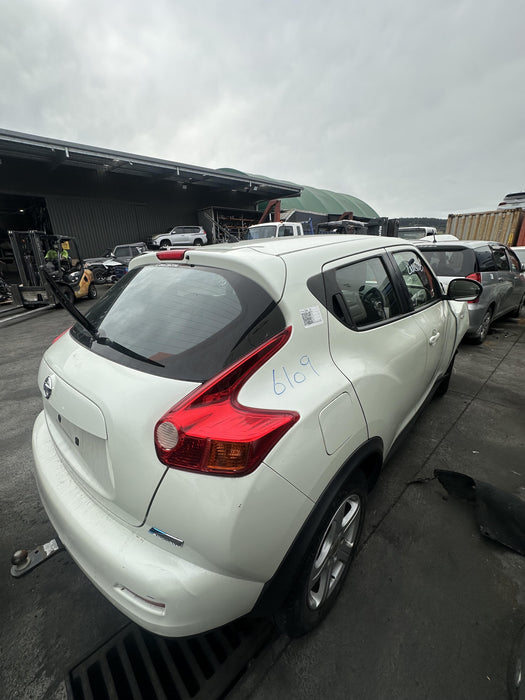 2013 Nissan Juke  I F15 6109 - Used parts for sale