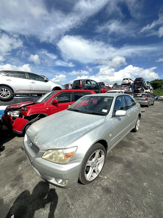 2000 Lexus Is200 2.0P SEDAN 4A  5548 - Used parts for sale