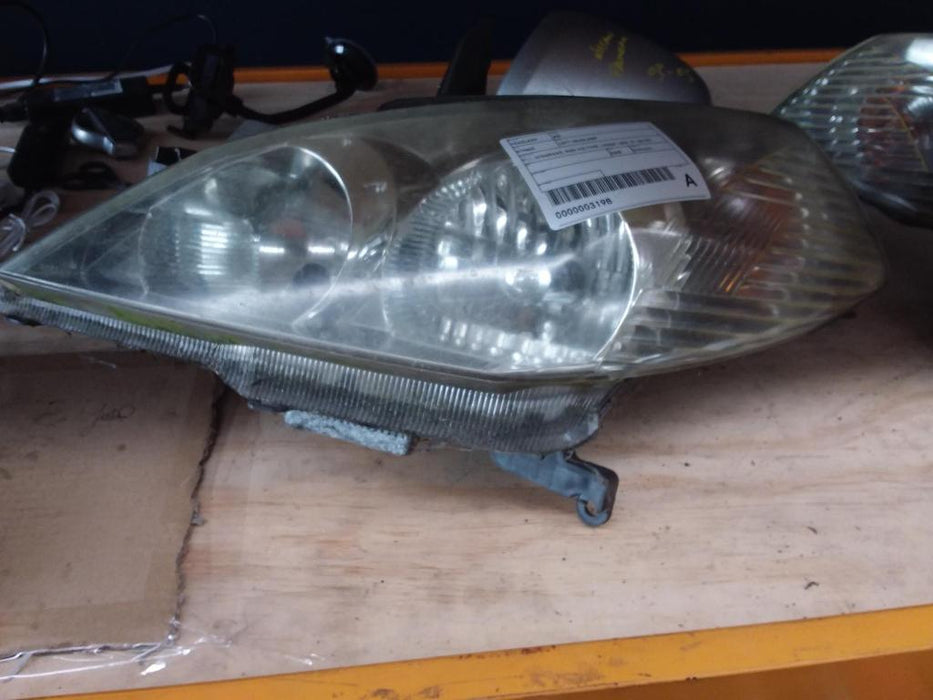 Nissan AD Wingroad Y11  Left Headlamp