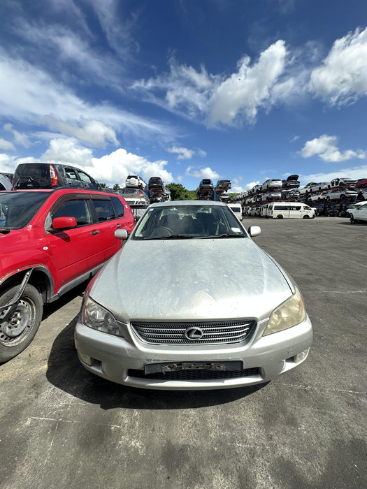 2000 Lexus Is200 2.0P SEDAN 4A  5548 - Used parts for sale