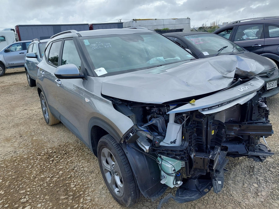 2023 Kia Seltos LX 2.0P/IV  5710 - Used parts for sale