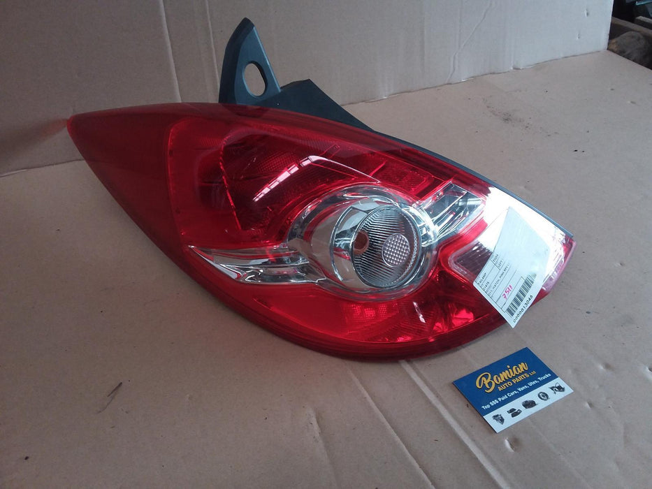 Nissan Tiida Tiida Tiida Left Taillight