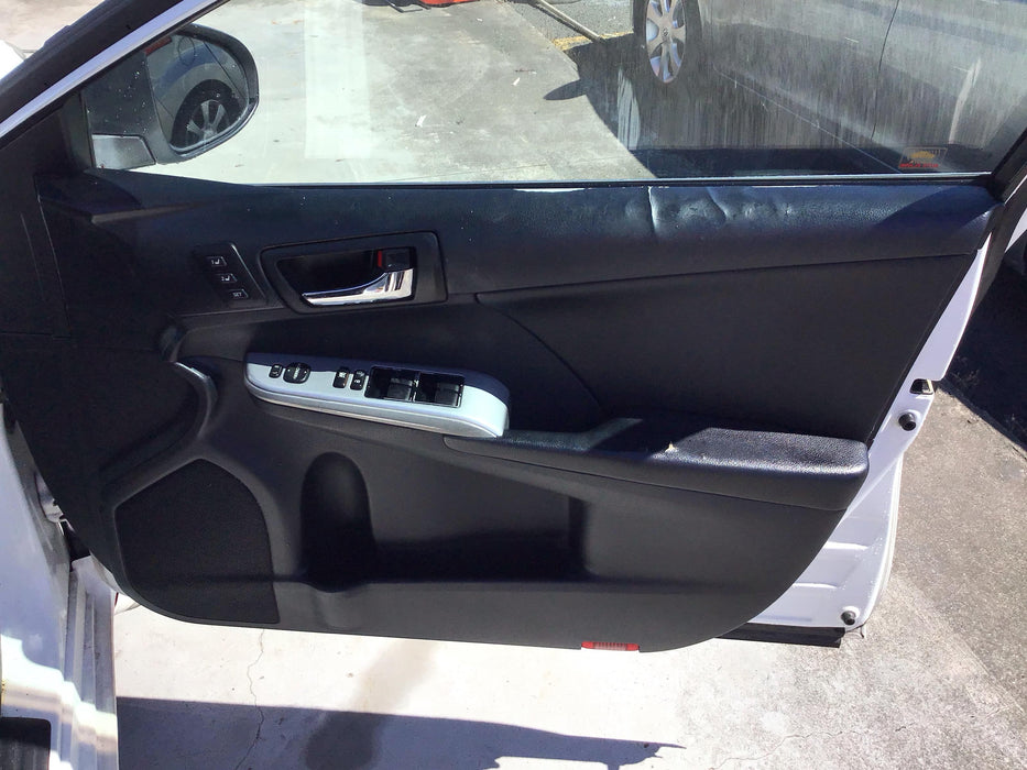 2015 Toyota Camry Hybrid XV50 5822 - Used parts for sale