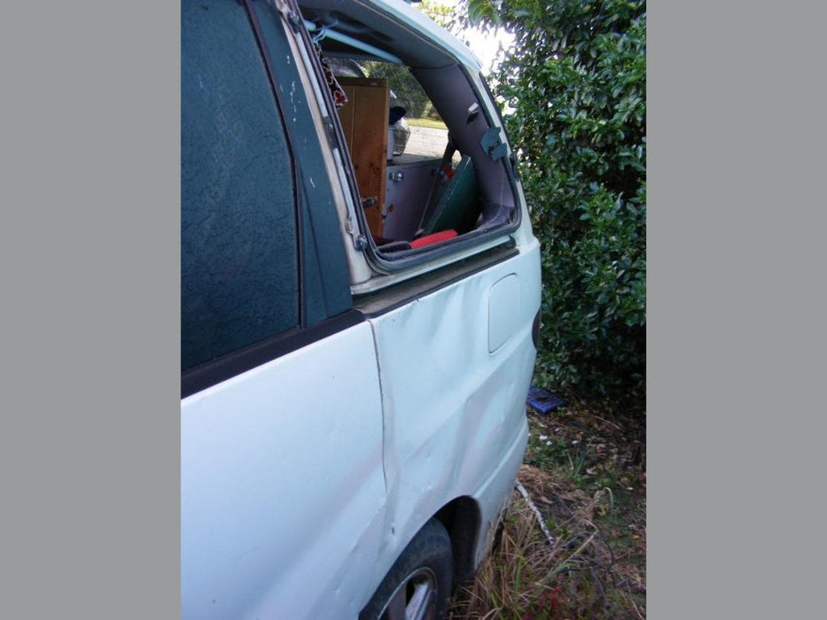 2001 Toyota Estima  R30 5811 - Used parts for sale