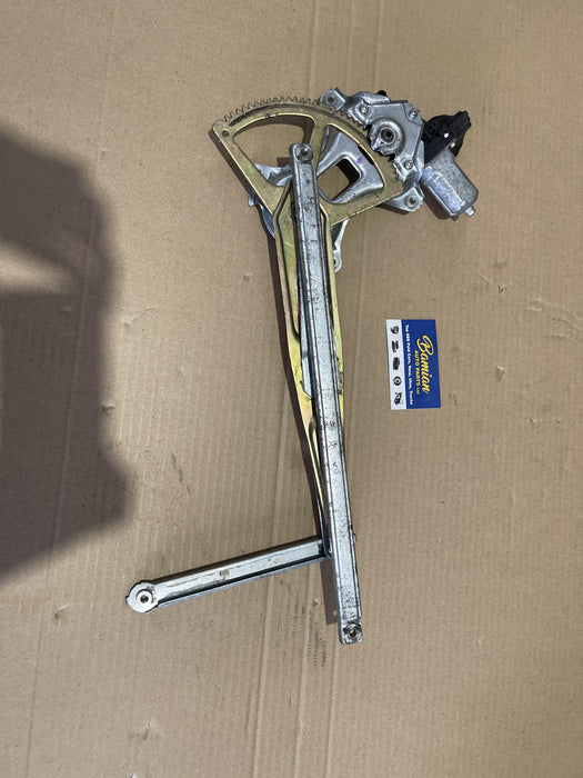 2005 Toyota Yaris Vitz XP90  Left Front Window Regulator/Motor