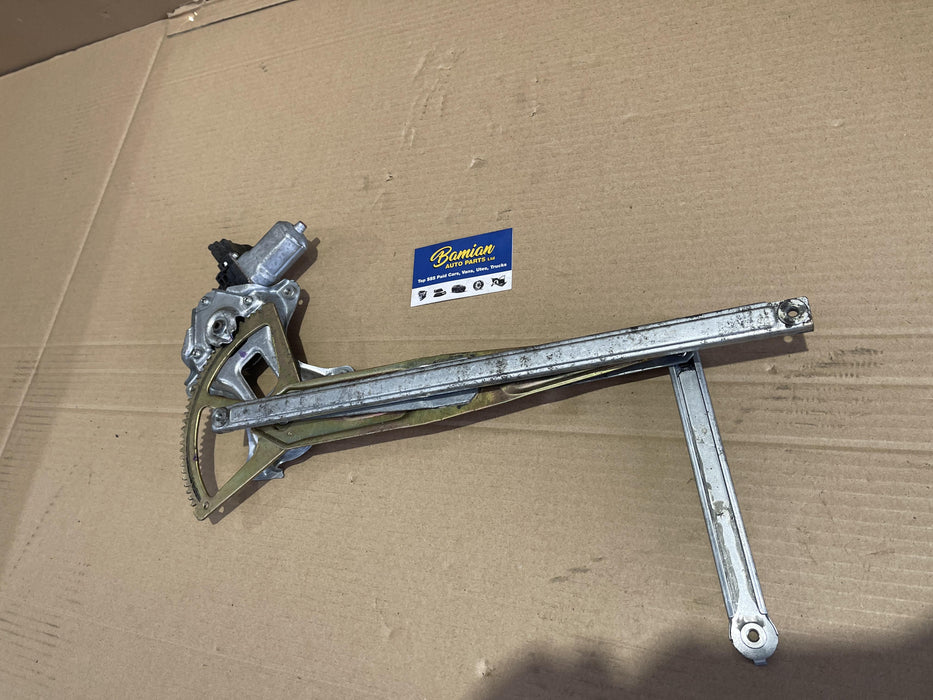 2005 Toyota Yaris Vitz XP90  Left Front Window Regulator/Motor