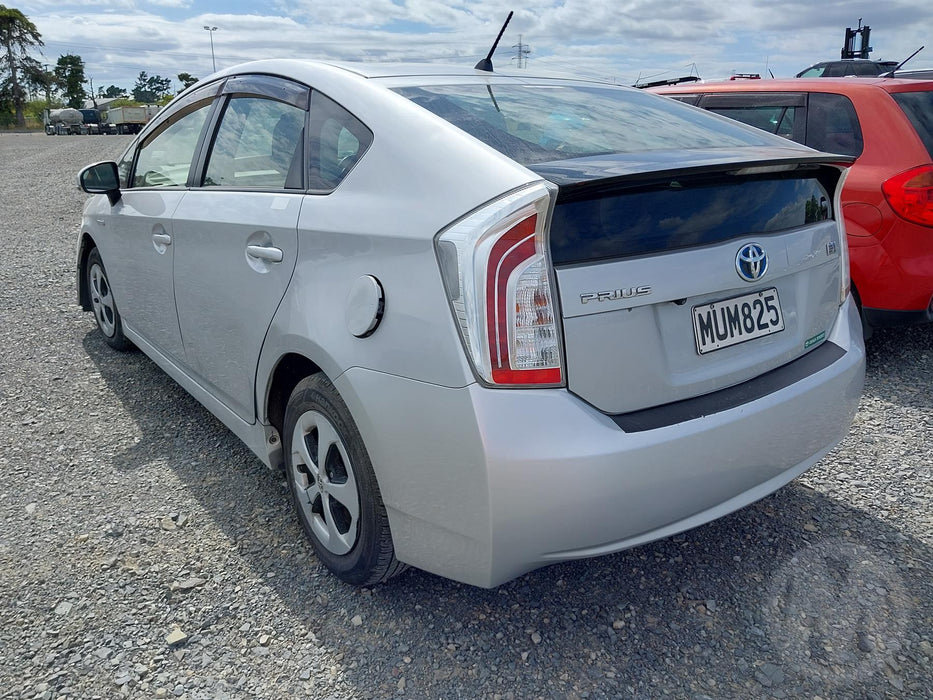 2015 Toyota Prius Hybrid W30 6021 - Used parts for sale