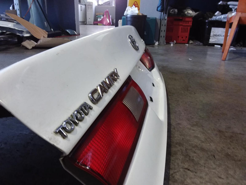 Toyota Camry Gracia  Bootlid/Tailgate
