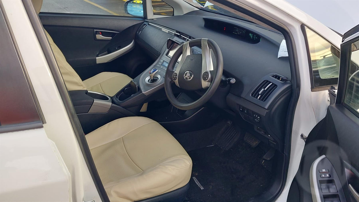 2014 Toyota Prius Hybrid W30 5262 - Used parts for sale