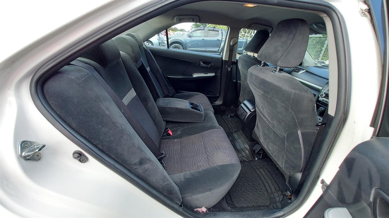 2014 Toyota Camry 2.5 HYBRID ECVT  4422 - Used parts for sale