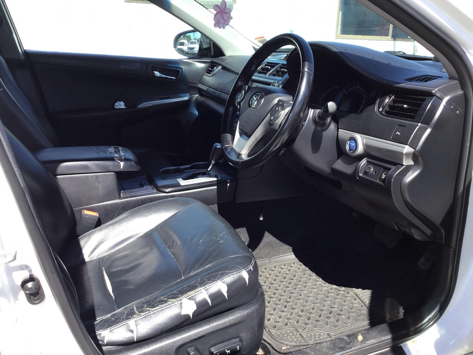 2015 Toyota Camry Hybrid XV50 5822 - Used parts for sale