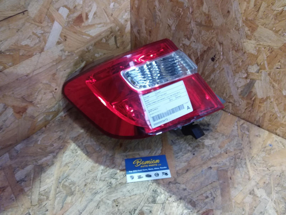 2013 Toyota Camry Camry  Left Taillight