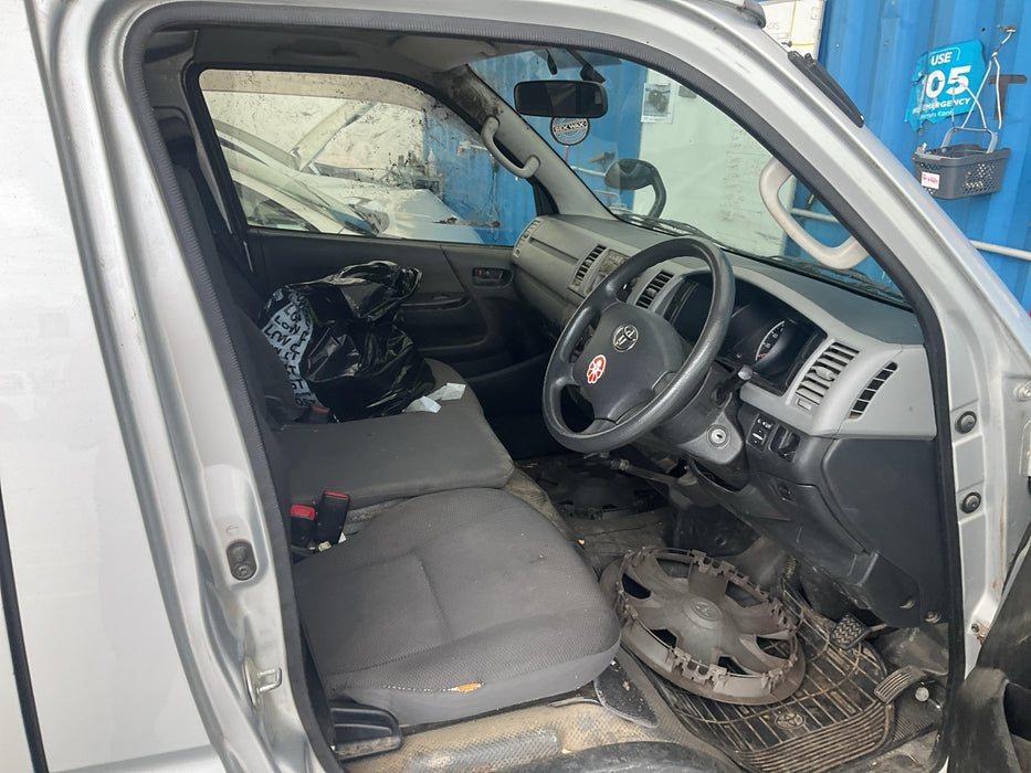 2013 Toyota Hiace  V H200 6224 - Used parts for sale