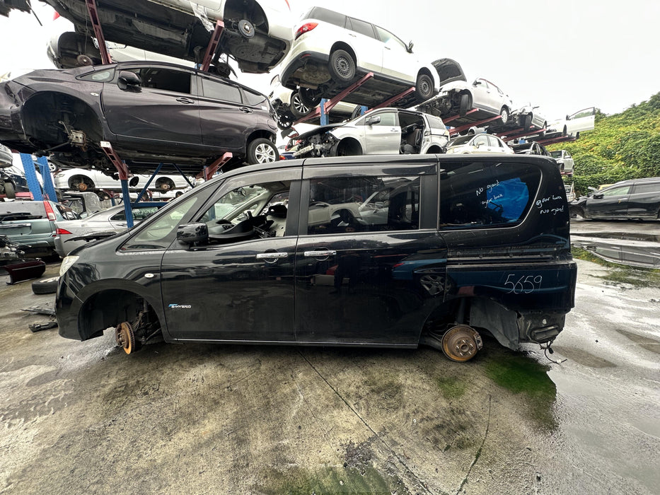 2013 Nissan Serena   5659 - Used parts for sale