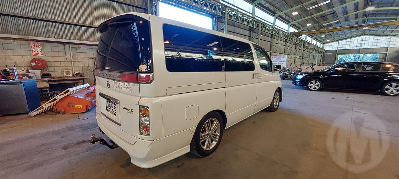 2005 Nissan Elgrand   5846 - Used parts for sale