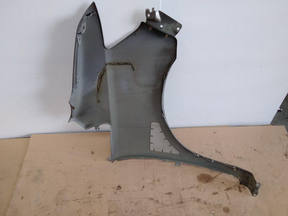 Nissan Serena Serena  Left Guard