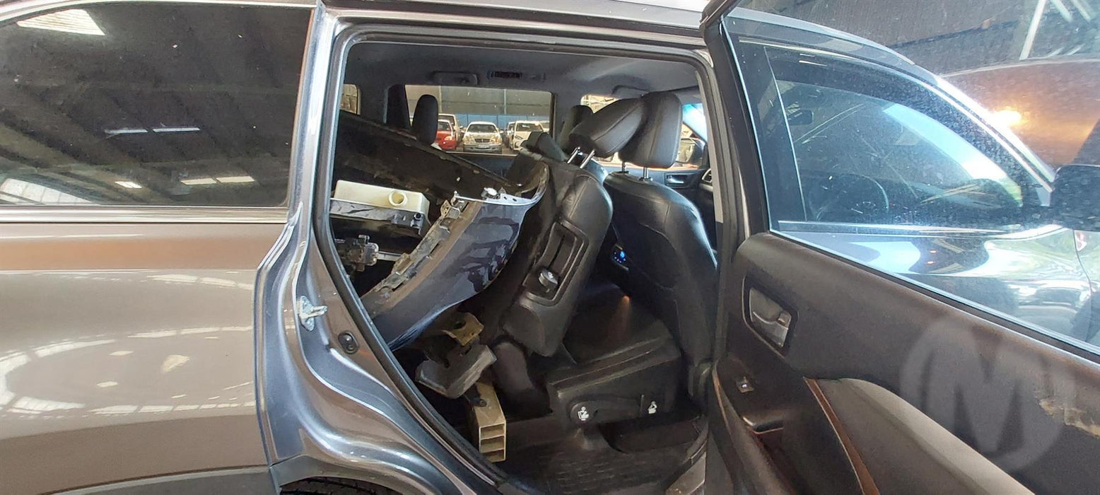 2014 Toyota Highlander GXL 3.5P/4WD/6AT/SW/  5721 - Used parts for sale
