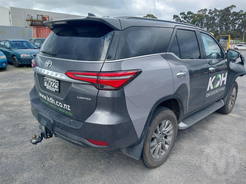 2022 Toyota Fortuner LIMITED 2.8DT/4WD  5403 - Used parts for sale