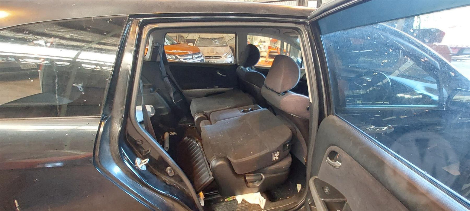 2008 Honda Stream   5737 - Used parts for sale