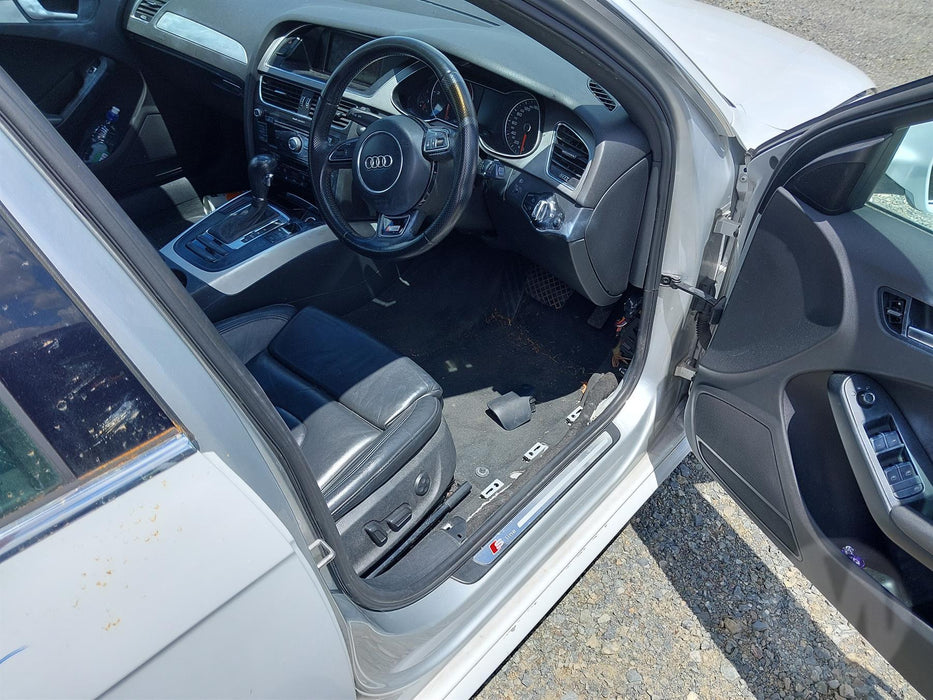 2009 Audi A4 Avant B8 5936 - Used parts for sale