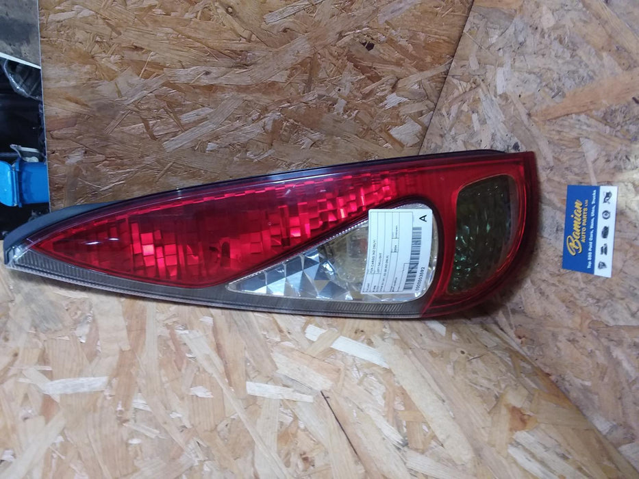 Toyota, FunCargo, Left Taillight