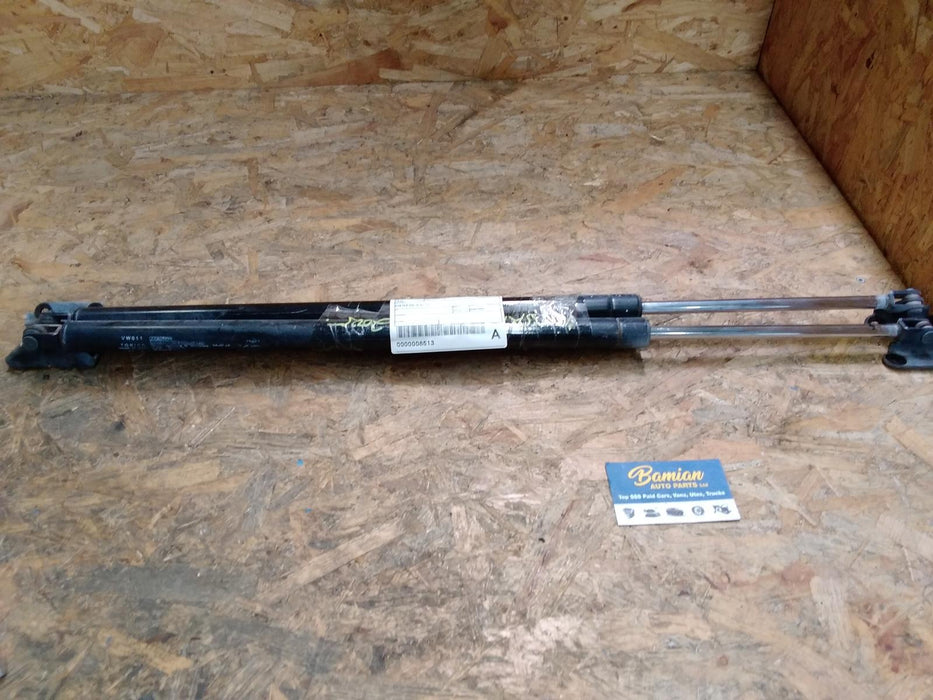 Nissan, URVAN, Caravan, Hatch Strut