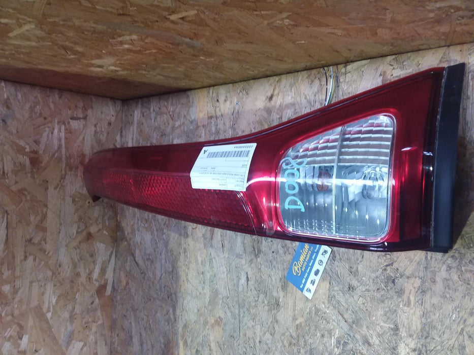 Nissan, Serena, Right Taillight