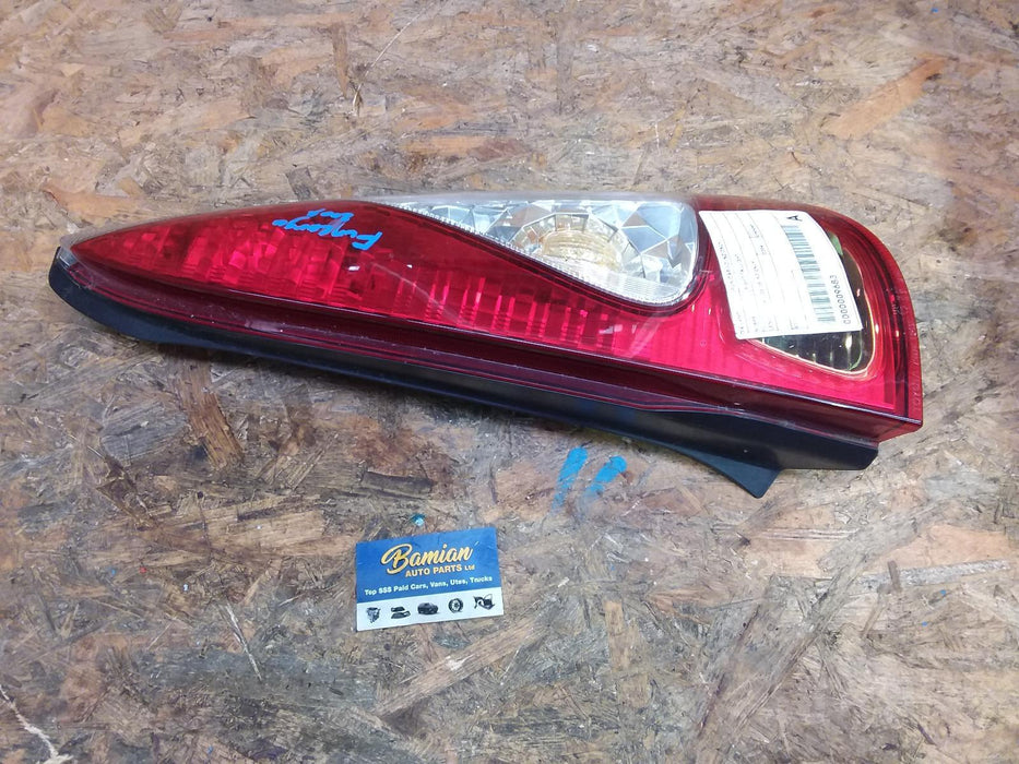 Toyota, FunCargo, Right Taillight