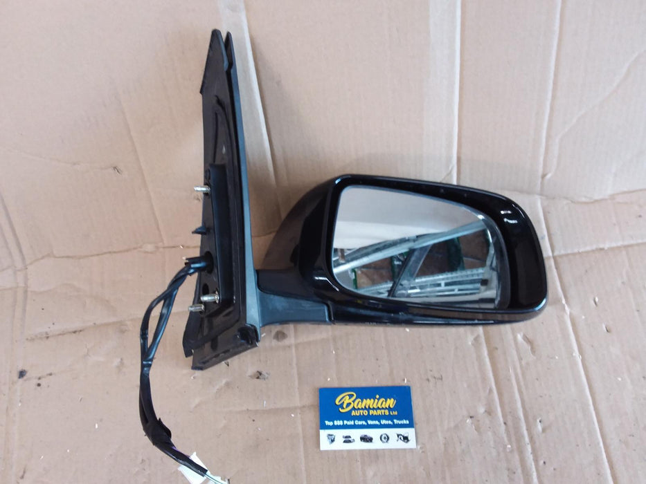 Toyota, Isis, Right Door Mirror